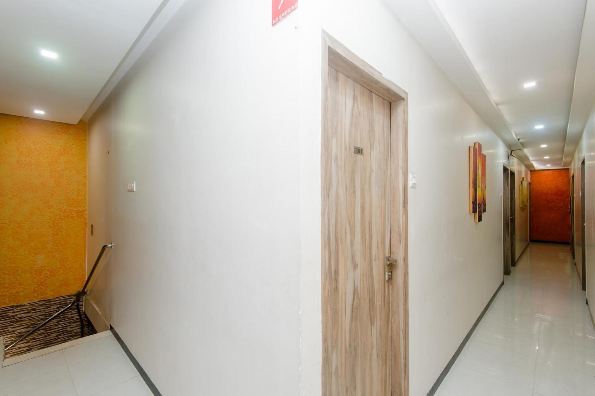 Hotel O Blue Pearl Residency Near Chhatrapati Shivaji International Airport, Mumbai